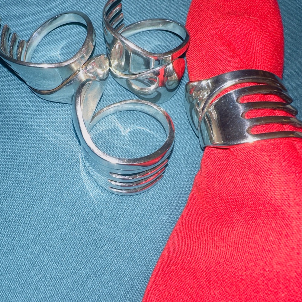 8 Stylish Silver Plate Napkin Rings for Elegant Dining